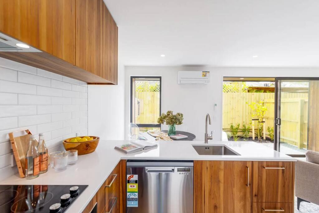 Cosy Central Home - Walk To Cbd & Free Escooters! Christchurch Esterno foto